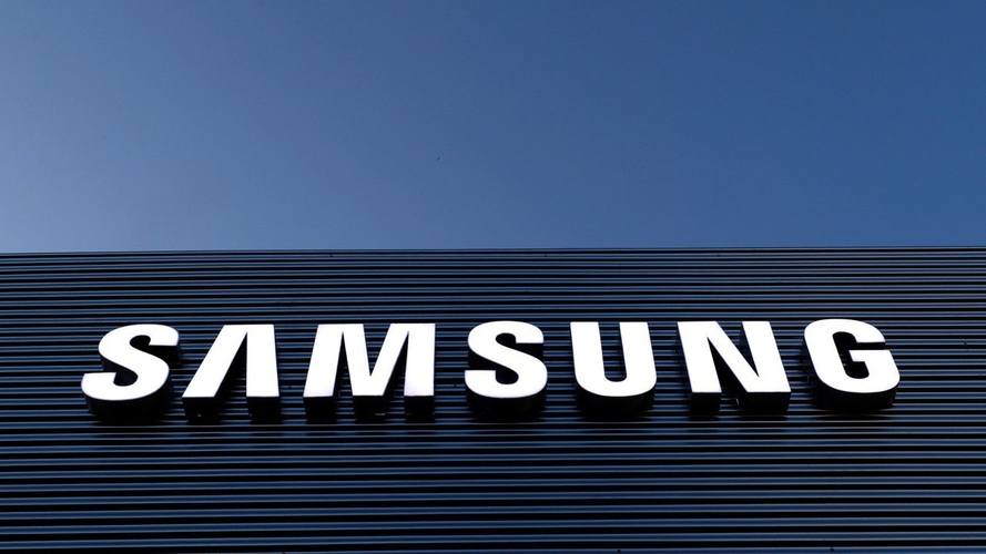 Samsung Smart Monitor Supports Intelligent Brightness Adjustment 